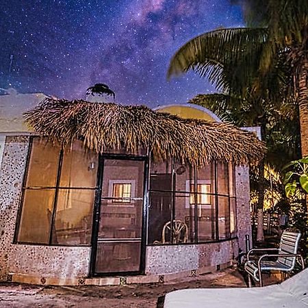 Antigua Lodge, 70 M From Sandy Beach El Cuyo Exterior photo